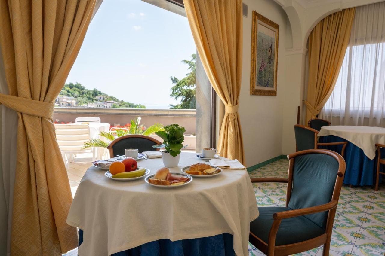 Hotel Montana Sant'Agata sui due Golfi Exterior photo