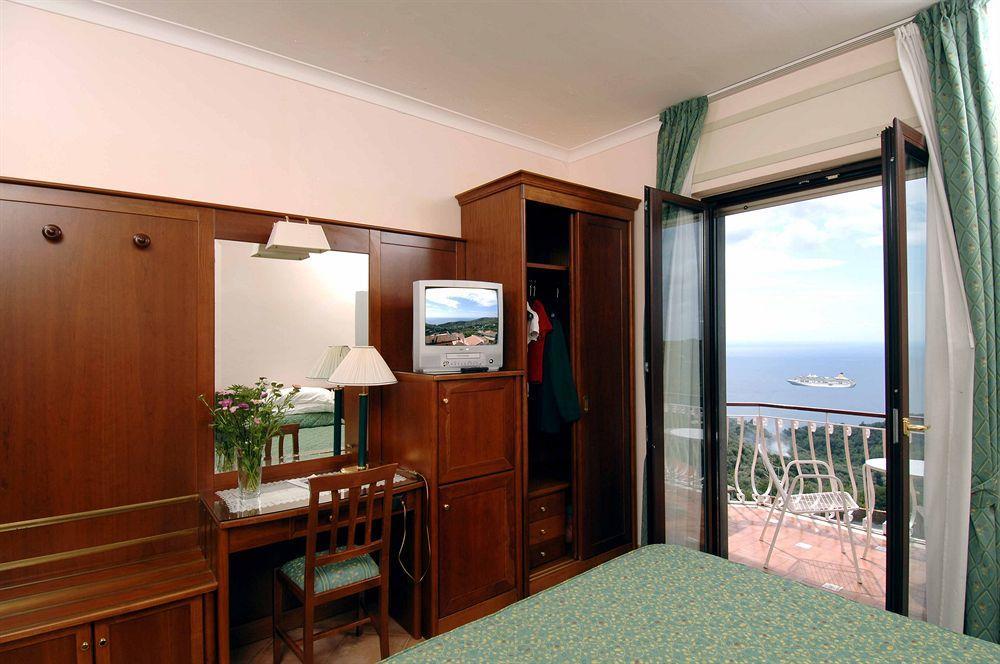 Hotel Montana Sant'Agata sui due Golfi Exterior photo