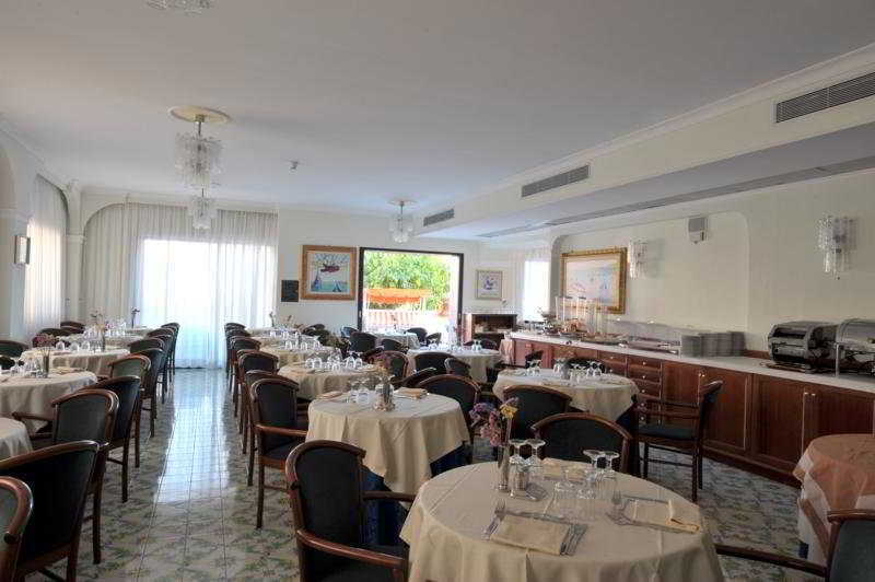 Hotel Montana Sant'Agata sui due Golfi Exterior photo