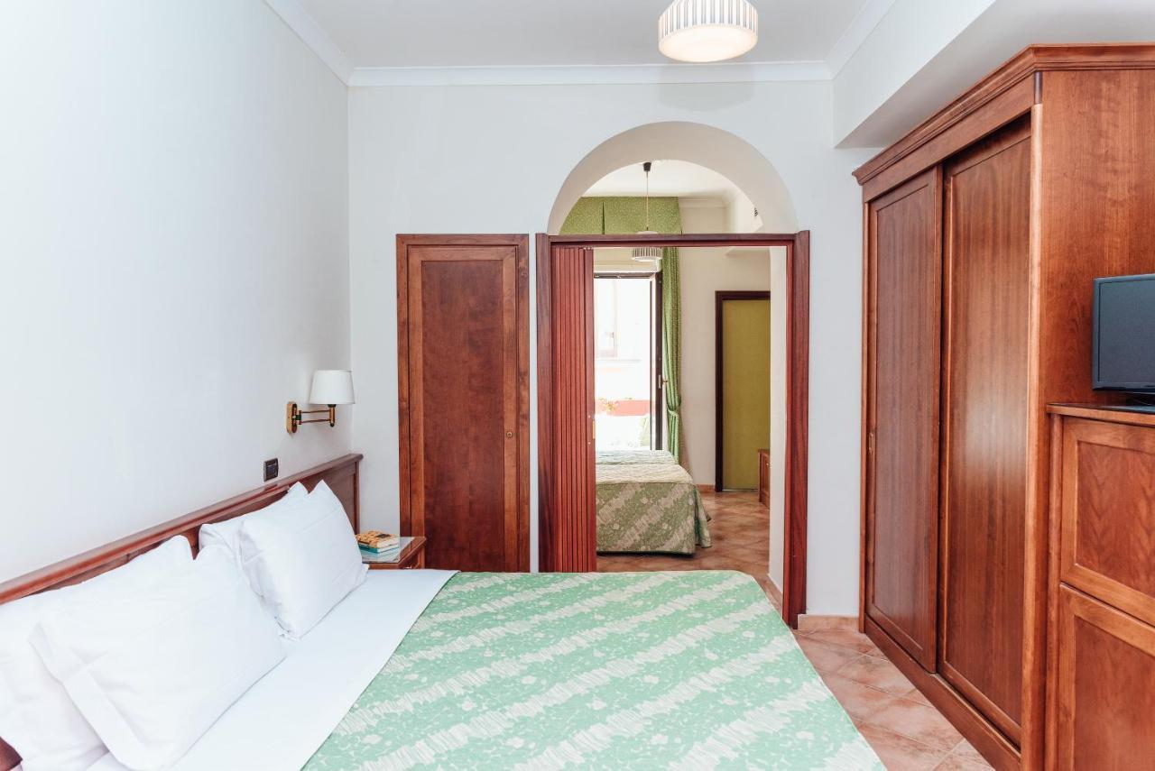 Hotel Montana Sant'Agata sui due Golfi Exterior photo