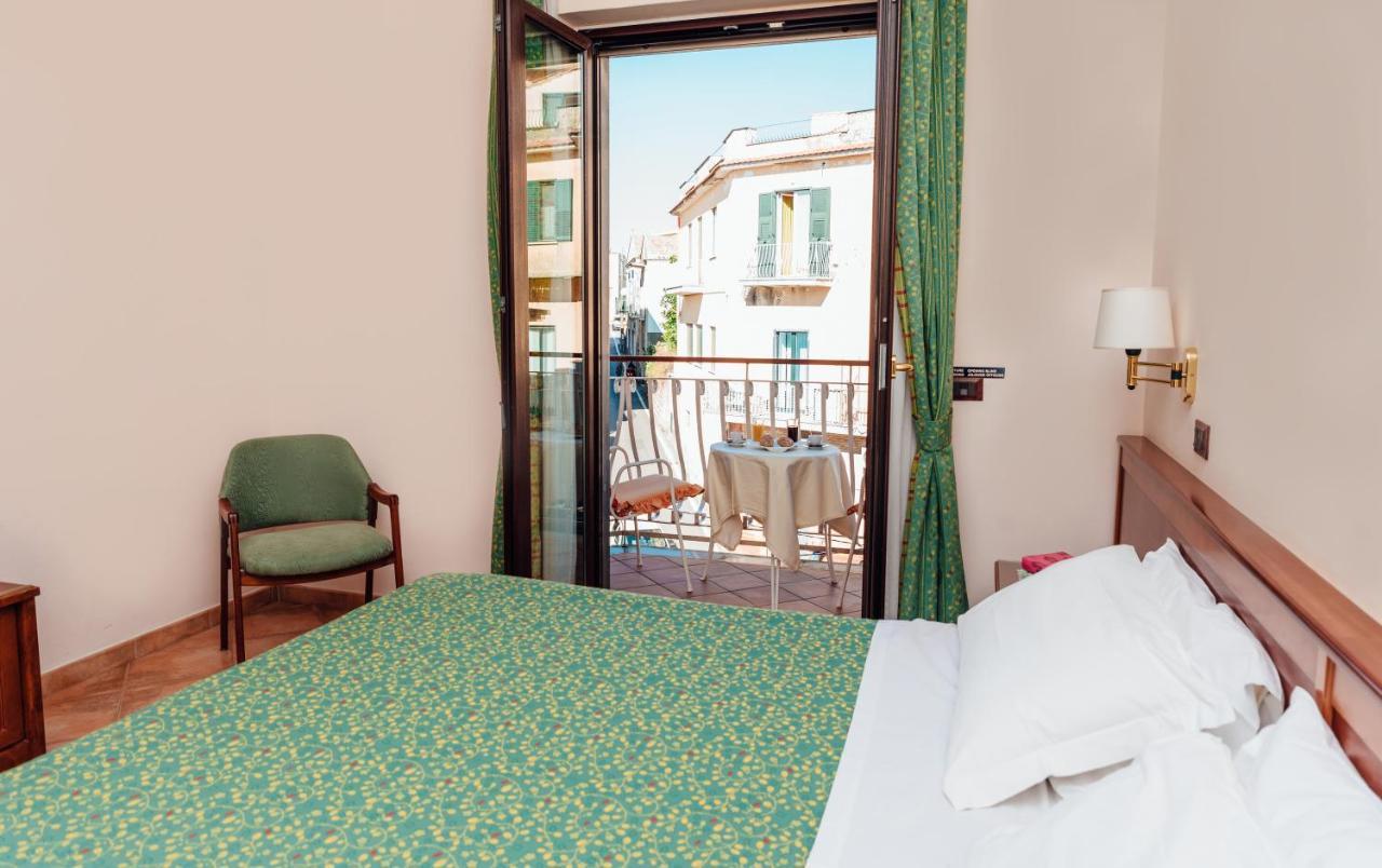 Hotel Montana Sant'Agata sui due Golfi Exterior photo