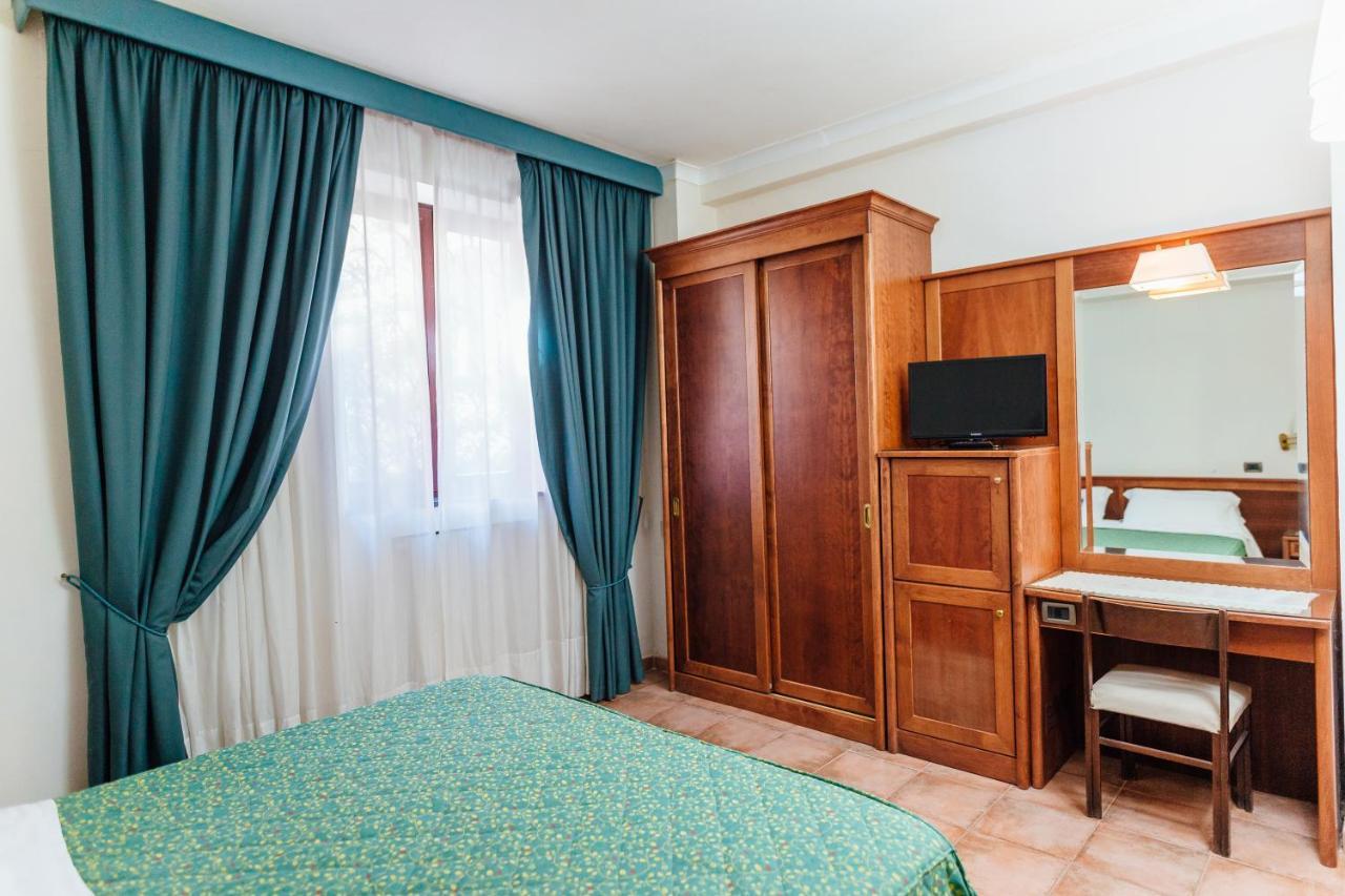Hotel Montana Sant'Agata sui due Golfi Exterior photo