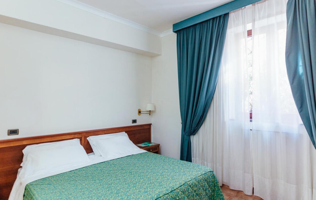 Hotel Montana Sant'Agata sui due Golfi Exterior photo